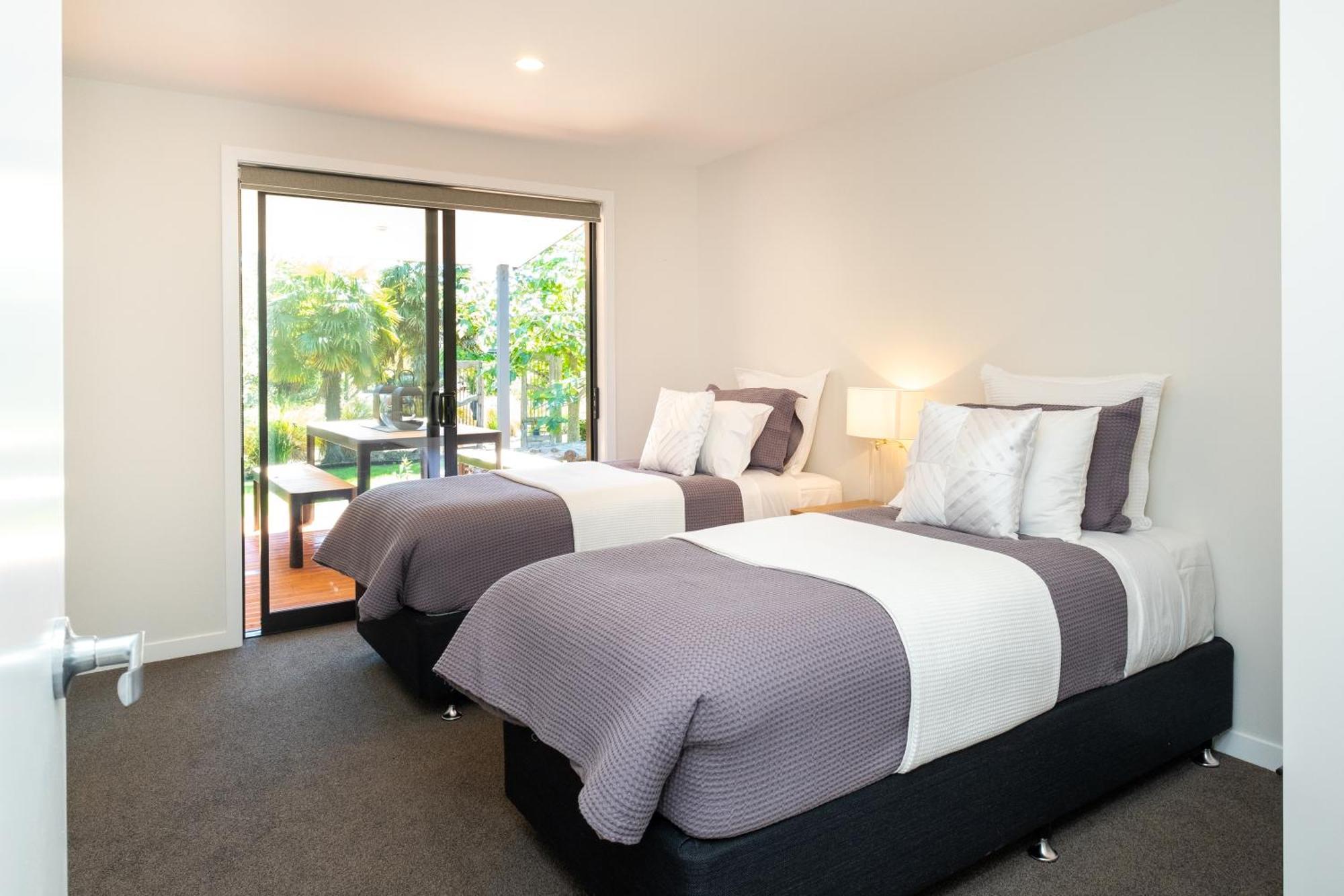 Lawn Cottages Clive Ngoại thất bức ảnh